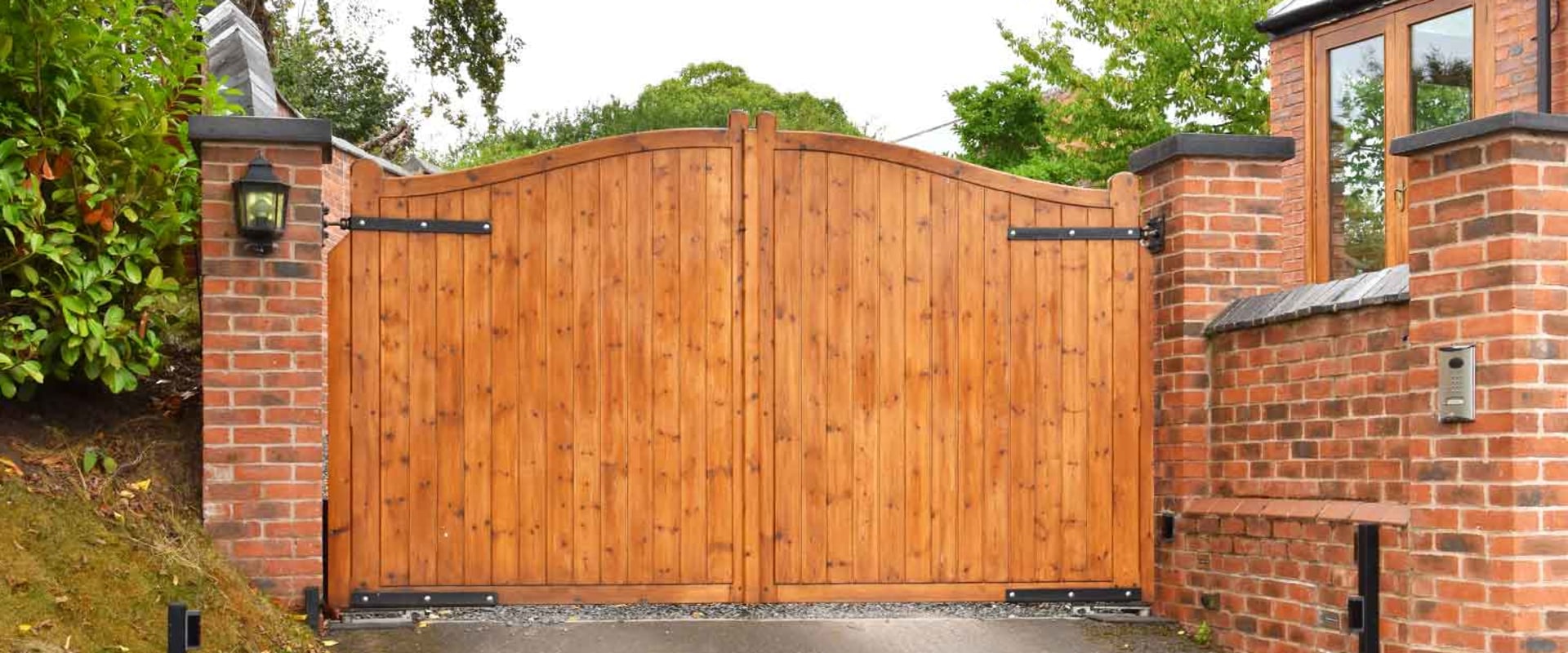 Avoid DIY Risks: Let Residential Electricians Handle Automatic Gate Repair In LA